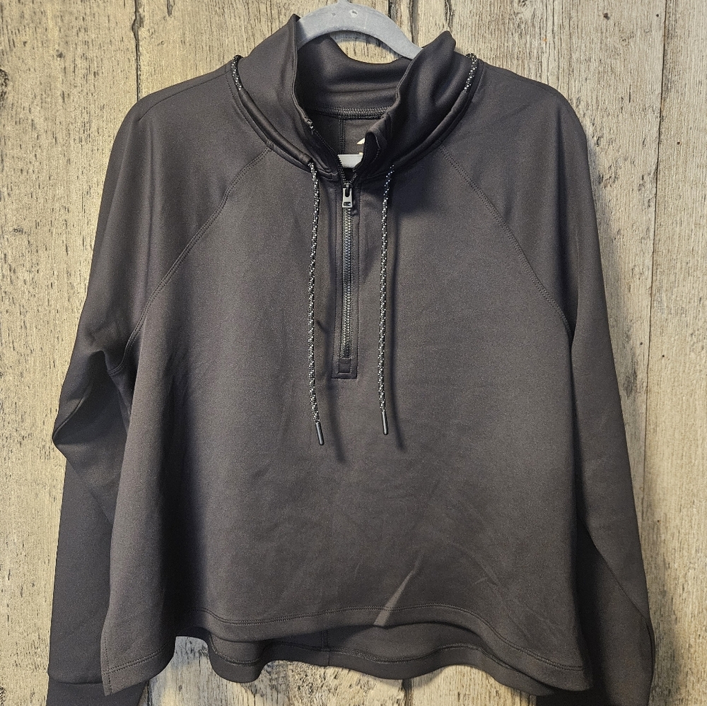 Avia Black Crop Hoodie